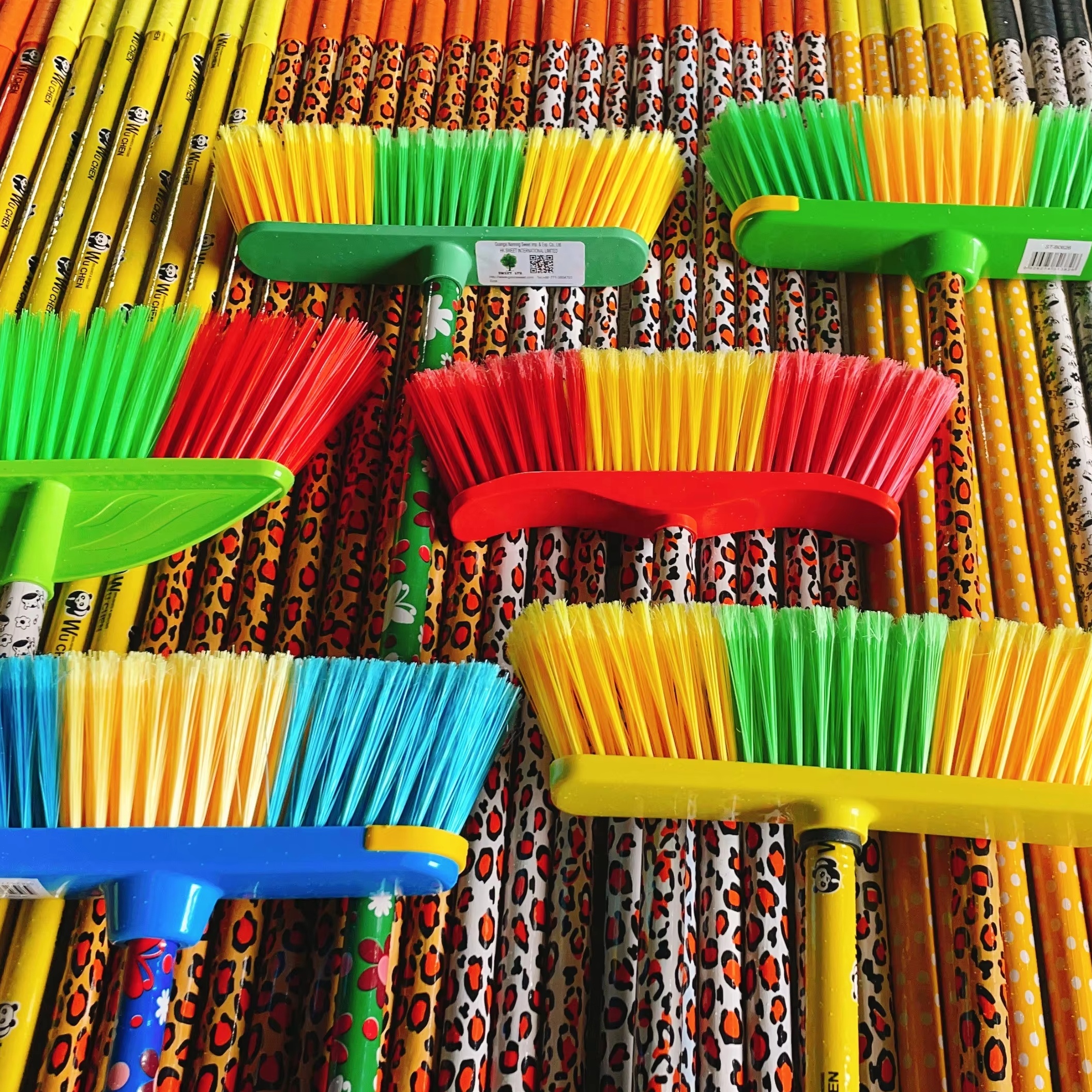 Plastic dust brush / whisk broom