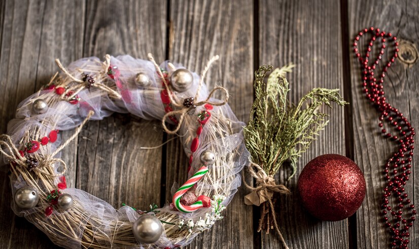 Mini wreath accents